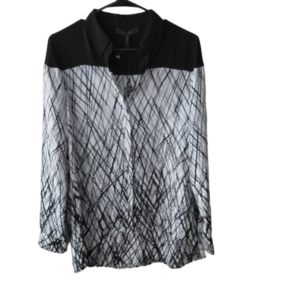 Black/white/gray high-low blouse